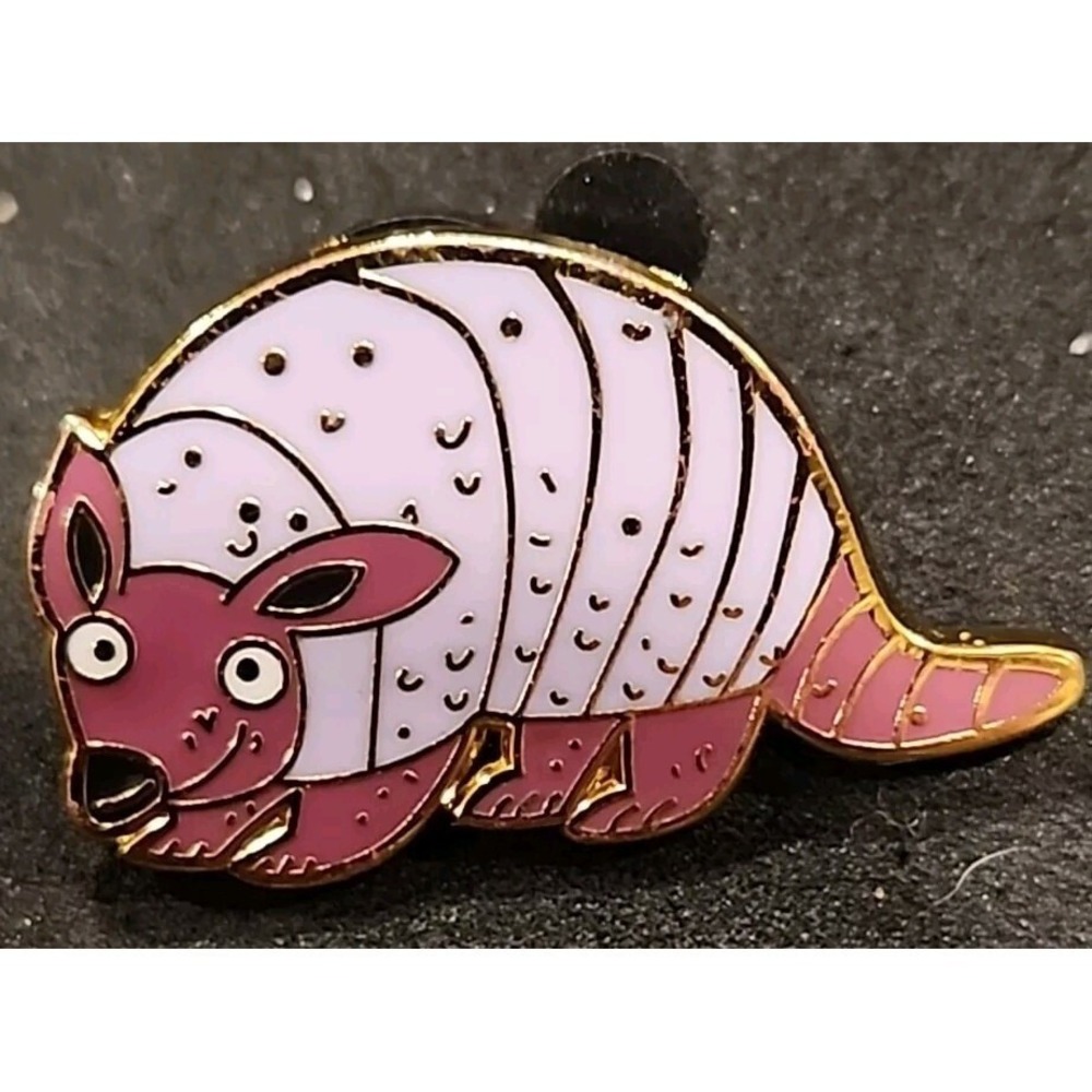 Disney Pin 64835 Hidden Mickey III Armadillo Chalk Board Decal Outline 2008 Pink